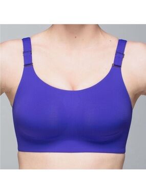 Lululemon Booby Bracer Bra - Smooth Scoop Wireless Bra in Violet
